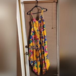 IVY Street Women's Bright Floral Pant JumpSuit with Sash. Size M Gently Used